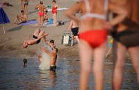 Пляж "Пуща-Водица" открыли для отдыхающих