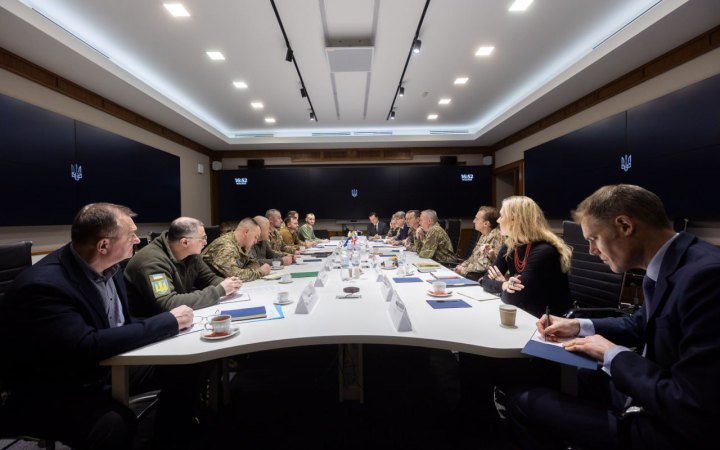 Українська сторона провела зустріч із військовими делегаціями Франції і Великобританії