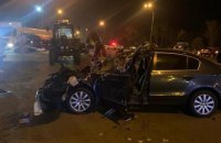 На Броварском проспекте легковушка столкнулась с автобусом, шесть человек пострадали