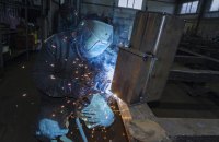 Світове виробництво скоротилося в квітні через зниження замовлень і зайнятості 