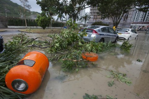 Жертвами тайфуна "Дамри" во Вьетнаме стали 27 человек 