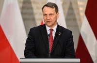 Унаслідок російської атаки у Києві постражав консульський відділ посольства Польщі