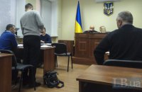 Без паспорту і без дорослих: за що двоє кримчан судяться з Кабміном