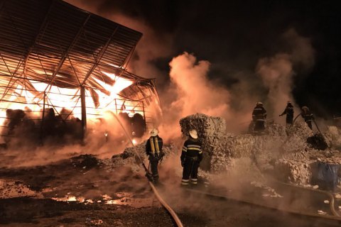 В Харьковской области горел завод по переработке пластика