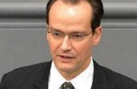 Представник Бундестагу Німеччини привітав Зеленського з перемогою його партії на виборах