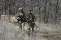 Оккупанты 11 раз обстреляли позиции украинских войск на Донбассе 