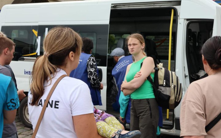 З Донеччини евакуювали ще чотири родини з дітьми