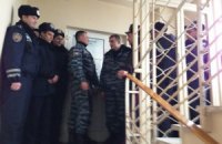 Харьковскую больницу Тимошенко окружили "беркутовцы"