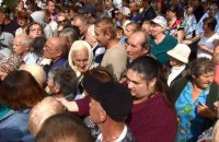 Жители Чернигова чуть не подрались в очереди за предвыборными пайками