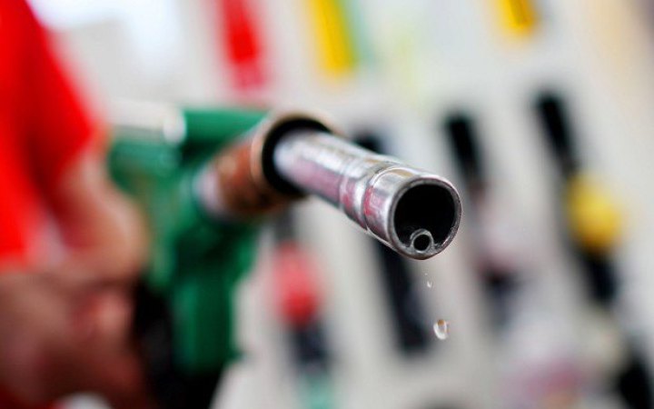 Дизель та бензин "пофарбують", щоб зменшити крадіжки пального для ЗСУ, — Міноборони