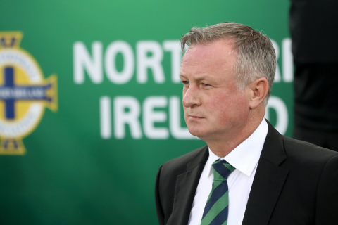 Главный тренер сборной Северной Ирландии по футболу покинул пост из-за коронавируса
