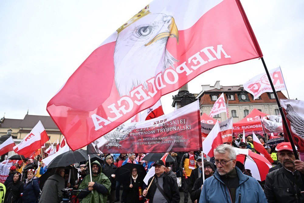 Мітинг організований партією «Право і справедливість» проти нелегальної міграції, у Варшаві, 11 жовтня 2025 року.