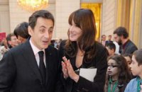 Саркози с супругой покинули Елисейский дворец