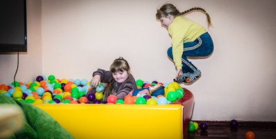 Гітара від депресії, психологи в сімейній медицині: як рятуються від стресів і тривог у громаді на Вінниччині 