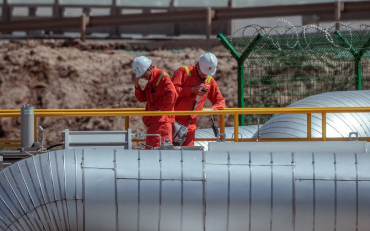 Bloomberg: Китай формує «тіньовий флот» для імпорту підсанкційного російського скрапленого газу