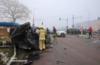 У Рівненській області на трасі Київ-Чоп сталася масштабна ДТП за участю 8 авто, є постраждалі