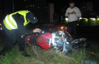 ​В Киеве мотоцикл Ducati вылетел с дороги
