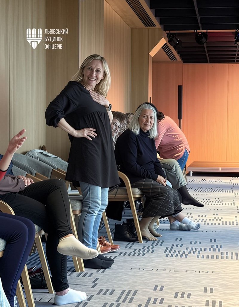 Галина Стричак під час проєкту 'Терапія Мистецтвом'