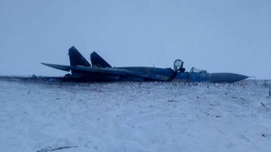 Фото с места крушения Су-27 в Житомирской области