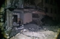 Унаслідок ракетного удару в Слов'янську пошкоджено промислову будівлю і три вантажівки