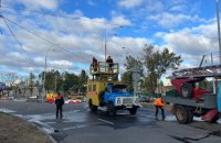 У Києві під час реконструкції розв'язки упав будівельний кран 