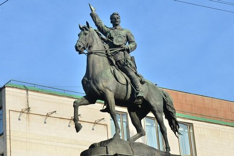 Київський пам'ятник Миколі Щорсу перемістять у музей на Сумщині