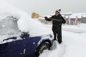 Запад Украины завалило снегом
