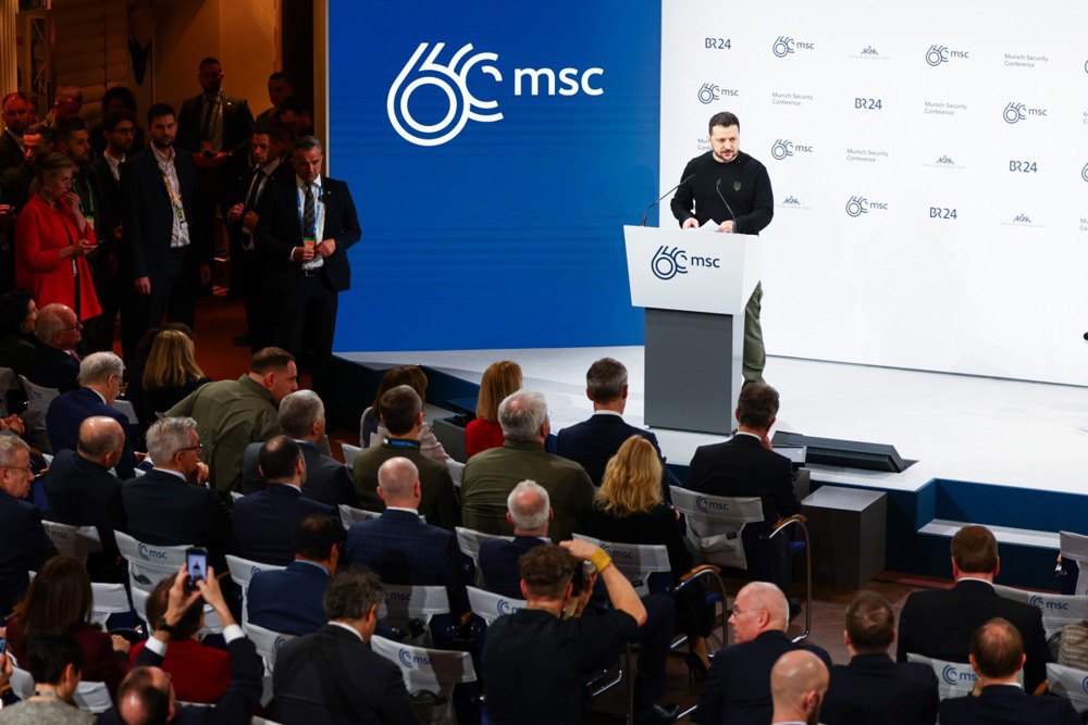 Президент України Володимир Зеленський виступає з промовою під час 60-ї Мюнхенської безпекової конференції, 17 лютого 2024 року.
