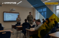 У школах на окупованих територіях Херсонщини постійно перебувають озброєні російські військові 