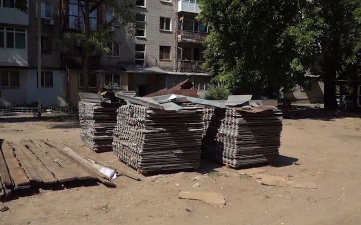 За півтора року росіяни пошкодили обстрілами покрівлі в 267 багатоповерхових будинках Миколаєва