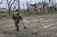 У Маріуполі через підрив на російських снарядах, мінах та бомбах загинув 21 енергетик 