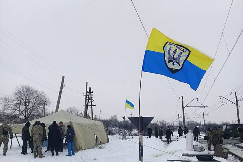 Активисты ж/д блокады начали останавливать грузовые поезда из РФ в Сумской области (Обновлено)