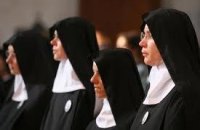 Бенедикт XVI отлучил от церкви 29 монахинь из Львовской области