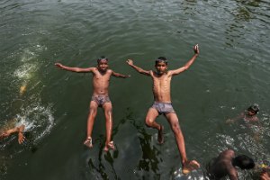 Кількість жертв аномальної спеки в Індії зросло до 750 осіб