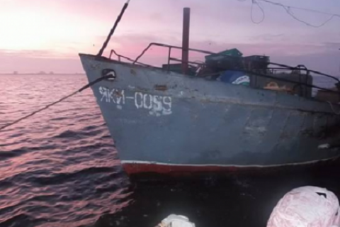На реке Припять задержали рыболовецкое судно с уловом