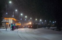 Через сильні снігопади в Україні затримується низка потягів