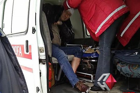 Неизвестные в масках Дедов Морозов избили палками депутата николаевского облсовета