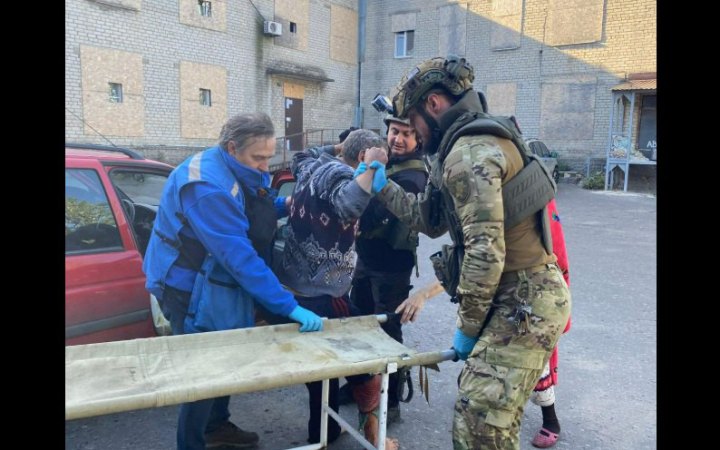 Окупанти вдарили зі ствольної артилерії по Костянтинівці Донецької області, є жертви