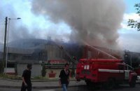 В Донецке горит дворец спорта "Дружба"