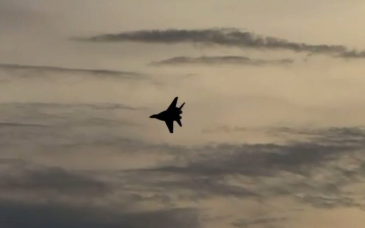 Сили ППО вночі знешкодили ракету та 114 російських дронів