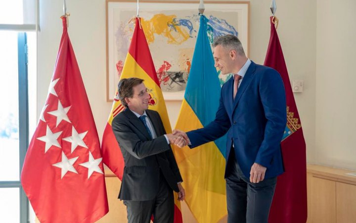 Кличко на саміті НАТО провів зустріч з мером Мадрида: Росія вдається до провокацій, щоб дискредитувати Україну 