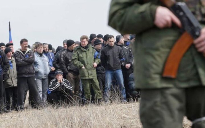 Росіяни посилюють контроль українців на тимчасово окупованих територіях