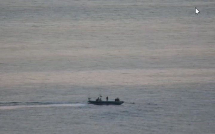 Військові моряки врятували п'ятьох цивільних, котрі опинилися у відкритому морі в Одесі