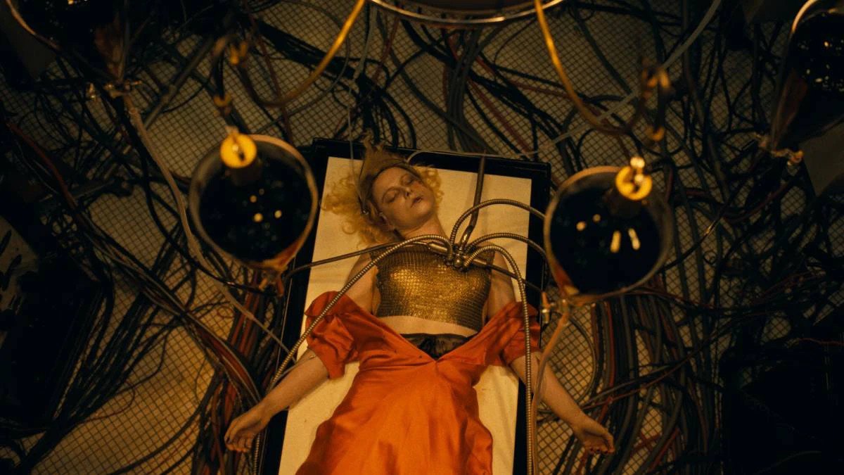 Кадр з фільму 'Наречена!' 