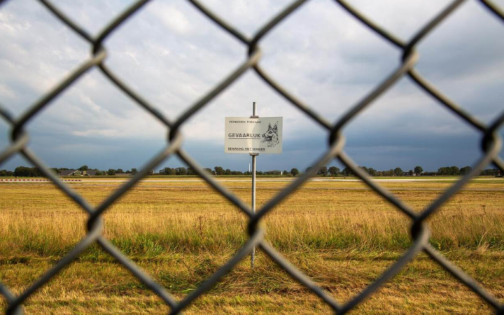 У Нідерландах військові відкрили вогонь по невідомих дронах біля військової авіабази