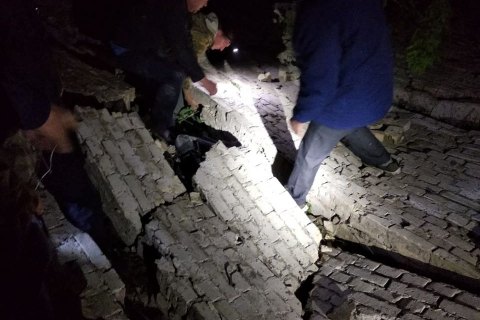 13-летний мальчик погиб под завалами заброшенного здания в Киевской области