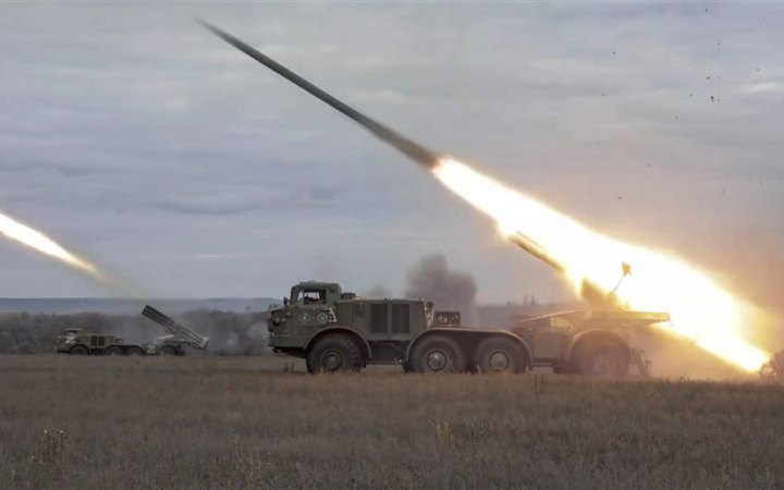 ​Минулої доби росіяни завдали два ракетних удари по Україні та здійснили понад 55 обстрілів із РСЗВ, – Генштаб