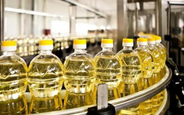 Єврокомісія погодилася ввести заборону на імпорт соняшникової олії з України