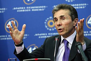 Грузинский премьер выгоняет Саакашвили из президентского дворца