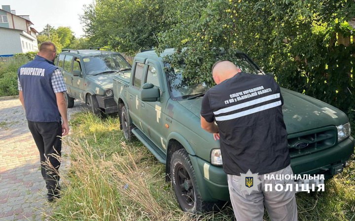 На Львівщині викрили зловмисників, які ввозили авто начебто для ЗСУ, а насправді продавали